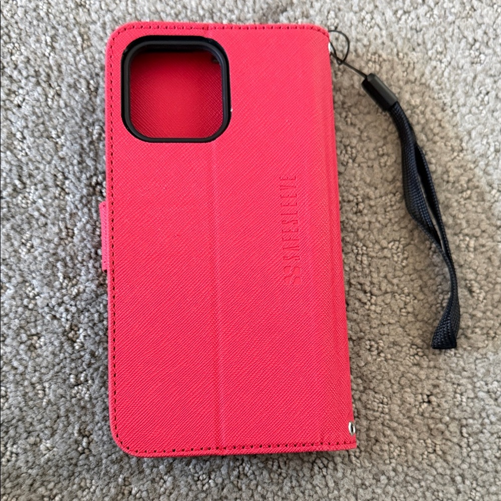 NWOT Safesleeve IPhone 14 ProMaxRed Phone Case with Strap